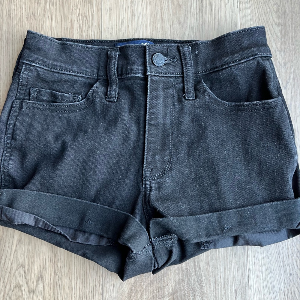 Girls Hollister Black Denim shorts High Rise 3”inch size 1/0 w25 cuff on bottom
